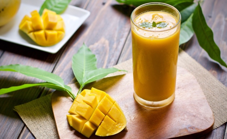 Mango Vanilla Protein Smoothie