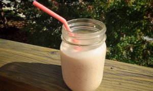Peanut Butter and Yogurt Weight Loss Smoothie