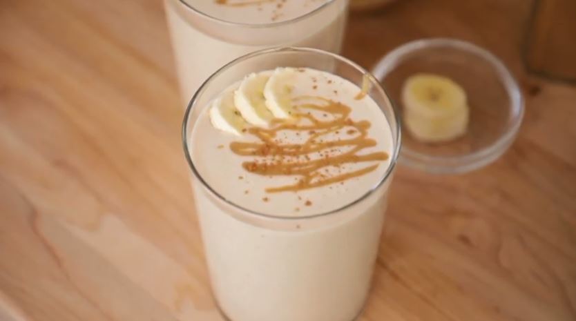 Love peanut butter banana sandwiches? Then you will absolutely love this delicious creamy peanut butter banana smoothie to take to work.