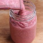 If you aren't into bananas, then this smoothie you must try! Check out this delicious strawberry kiwi no banana smoothie to take to work.